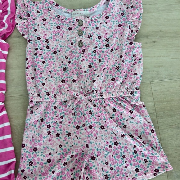 Baby toddler size 24 months rompers set of two floral and stripe wood buttons - Picture 3 of 3